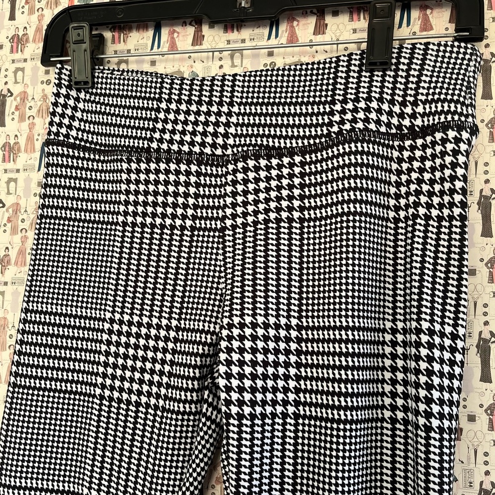 NW Argyle leggings 🖤 - Picture 5 of 5